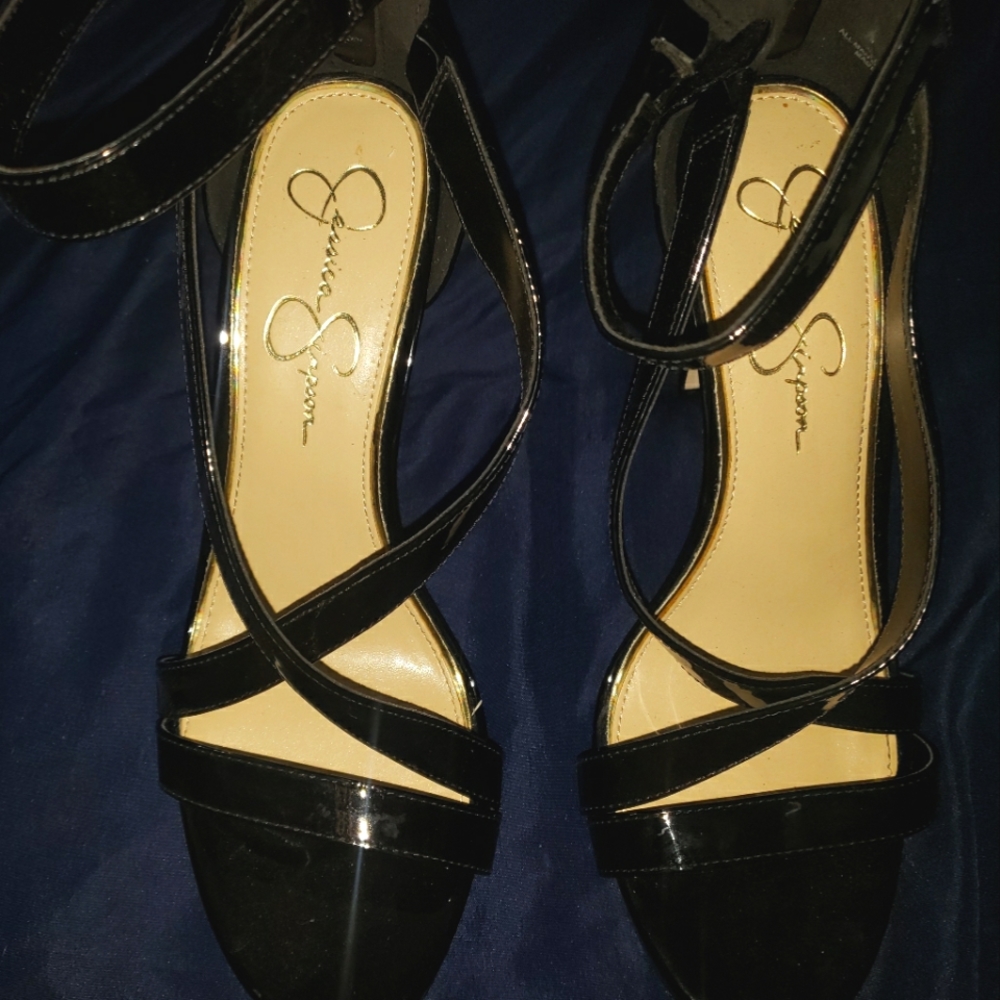 Jessica Simpson, size 10, strappy black heel.